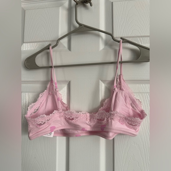 SKIMS Fits Everybody Heart Lace Scoop Bralette - Picture 3 of 4